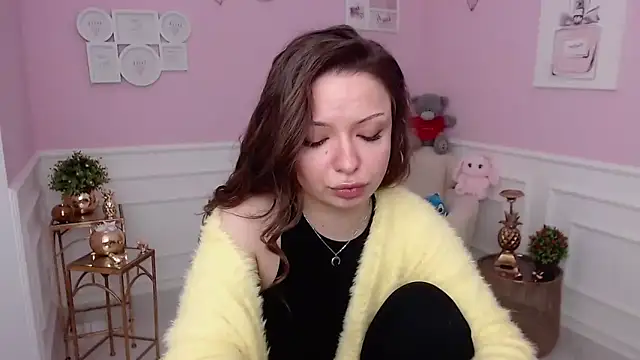 LucySkilar online show from February 24, 2026, 5:38 am