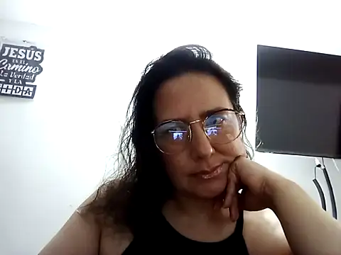 Snapshot of antonellagold43 chatting on December 22, 2025, 5:32 pm antonellagold43 online show from December 22, 2025, 5:32 pm