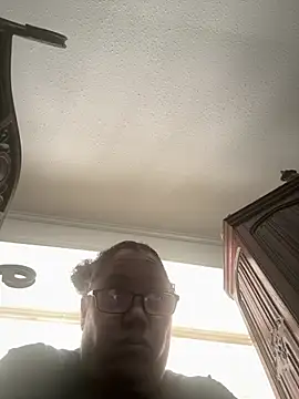 ebonyred online show from April 17, 2026, 2:53 pm