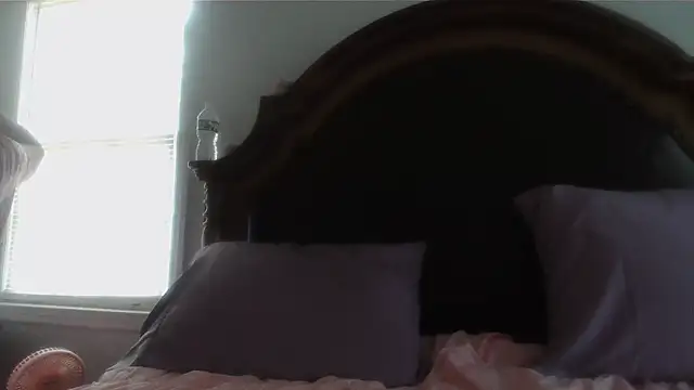 ebonyred online show from April 26, 2026, 1:42 pm