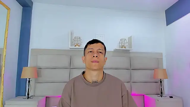 AgarEvans online show from December 5, 2025, 4:43 am