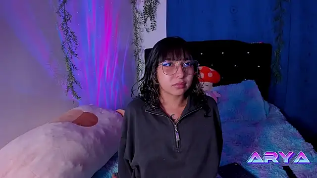 arysUwU online show from February 6, 2025, 12:54 am