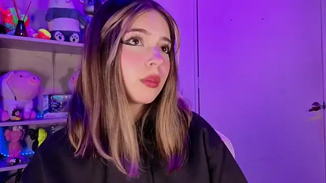 EmilyMiller  online show from April 17, 2026, 3:15 pm