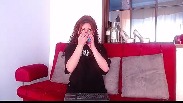 Tamararios online show from February 19, 2025, 7:38 pm