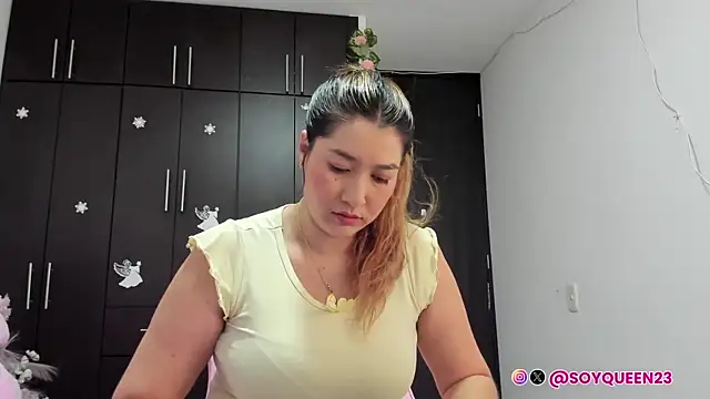 Soyqueen online show from September 10, 2025, 4:56 am