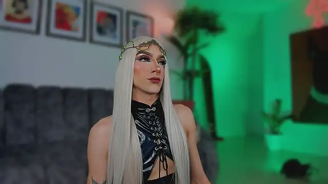 Snapshot of Taylor__foxxx chatting on November 15, 2025, 6:00 am Taylor foxxx online show from November 15, 2025, 6:00 am