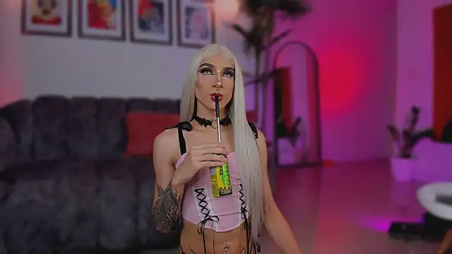 Snapshot of Taylor__foxxx chatting on November 26, 2025, 5:08 am Taylor foxxx online show from November 26, 2025, 5:08 am