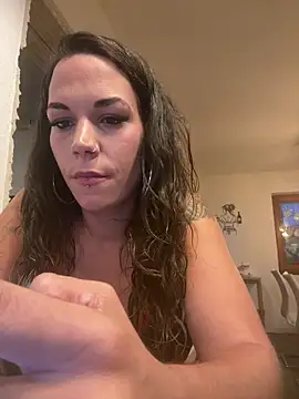 Lady Knaller online show from June 14, 2026, 7:49 pm