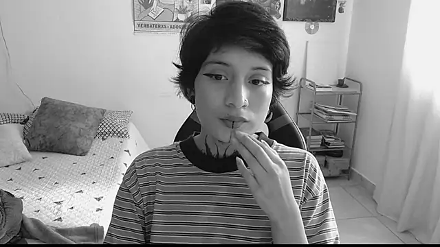 Snapshot of _Apola_77 chatting on February 4, 2025, 6:38 pm Apola 77 online show from February 4, 2025, 6:38 pm