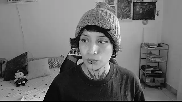 Snapshot of _Apola_77 chatting on February 15, 2025, 9:37 pm Apola 77 online show from February 15, 2025, 9:37 pm