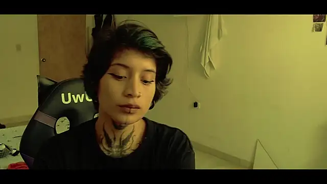 Snapshot of _Apola_77 chatting on March 11, 2025, 7:36 pm Apola 77 online show from March 11, 2025, 7:36 pm