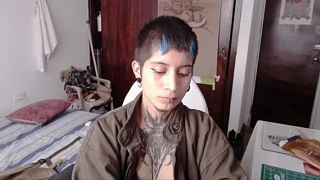 Snapshot of _Apola_77 chatting on October 11, 2025, 10:19 pm Apola 77 online show from October 11, 2025, 10:19 pm