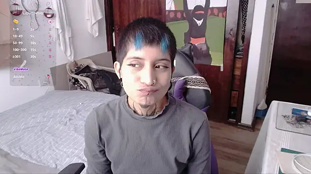 Snapshot of _Apola_77 chatting on October 21, 2025, 2:29 pm Apola 77 online show from October 21, 2025, 2:29 pm