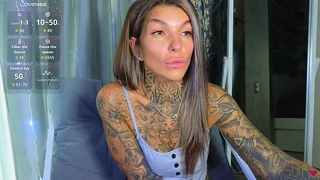 tattooedBabyy online show from November 22, 2025, 8:13 am