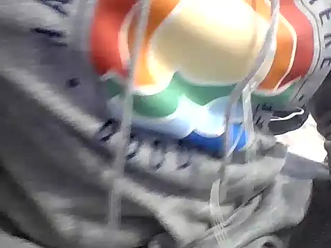 Snapshot of ShiitakeBR chatting on December 4, 2024, 9:02 pm ShiitakeBR online show from December 4, 2024, 9:02 pm