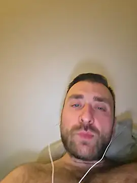 Snapshot of TIGERRR86 chatting on April 2, 2026, 8:06 pm TIGERRR86 online show from April 2, 2026, 8:06 pm