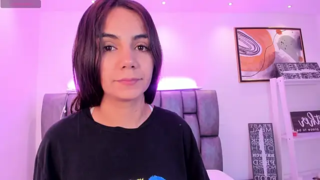 Snapshot of martina_mancini chatting on October 23, 2025, 2:27 pm martina mancini online show from October 23, 2025, 2:27 pm