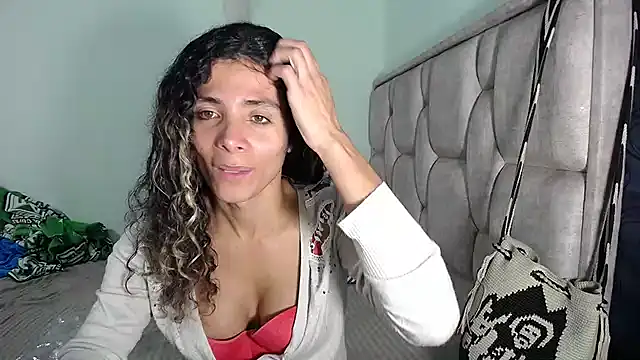 Snapshot of Nadia_Monroe chatting on December 10, 2024, 1:11 am Nadia Monroe online show from December 10, 2024, 1:11 am