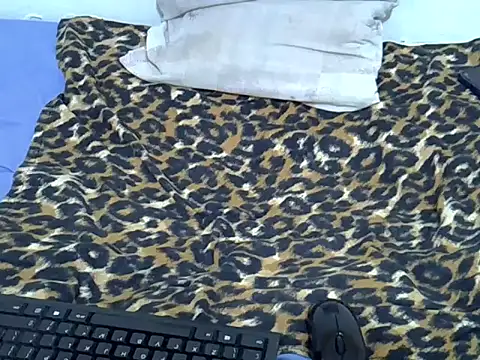 Snapshot of drowllie chatting on November 7, 2025, 3:28 am drowllie online show from November 7, 2025, 3:28 am