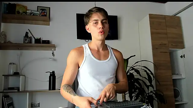 manucute 23  online show from March 28, 2026, 3:33 pm