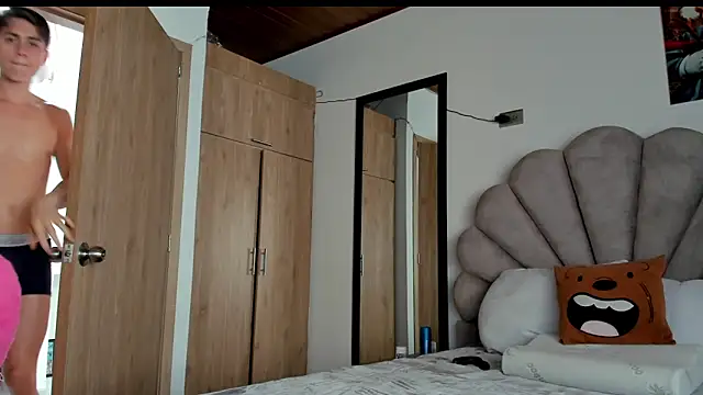 manucute 23  online show from April 20, 2026, 2:53 pm