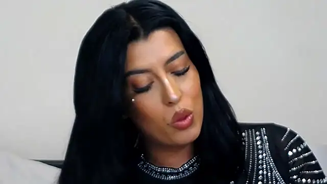 GiseleReine online show from February 4, 2025, 3:26 pm