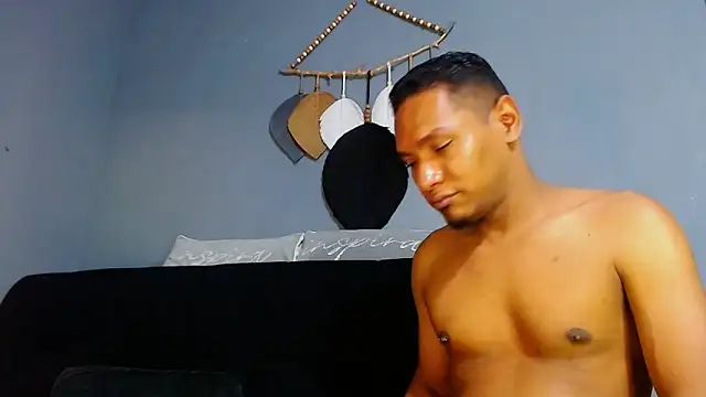 Grandeygruesa1 online show from February 22, 2025, 9:01 am