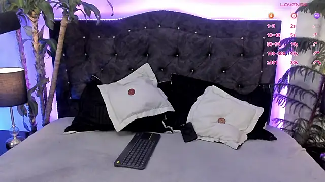 candy canne   online show from January 11, 2025, 4:16 am