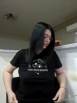 Snapshot of Milf_Abigail chatting on January 24, 2025, 11:45 pm Milf Abigail online show from January 24, 2025, 11:45 pm