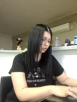 Snapshot of Milf_Abigail chatting on January 25, 2025, 5:51 am Milf Abigail online show from January 25, 2025, 5:51 am