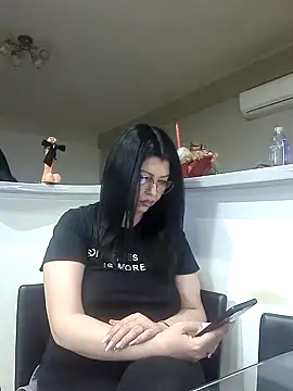 Snapshot of Milf_Abigail chatting on January 29, 2025, 2:40 am Milf Abigail online show from January 29, 2025, 2:40 am