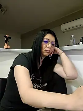 Snapshot of Milf_Abigail chatting on January 31, 2025, 5:30 am Milf Abigail online show from January 31, 2025, 5:30 am