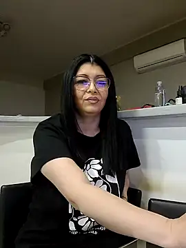 Snapshot of Milf_Abigail chatting on February 4, 2025, 4:37 am Milf Abigail online show from February 4, 2025, 4:37 am