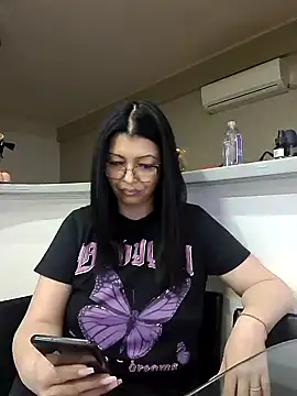 Snapshot of Milf_Abigail chatting on February 6, 2025, 5:35 am Milf Abigail online show from February 6, 2025, 5:35 am