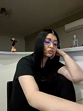 Snapshot of Milf_Abigail chatting on February 7, 2025, 5:10 am Milf Abigail online show from February 7, 2025, 5:10 am