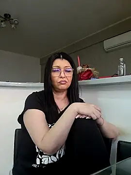 Snapshot of Milf_Abigail chatting on February 20, 2025, 5:44 am Milf Abigail online show from February 20, 2025, 5:44 am