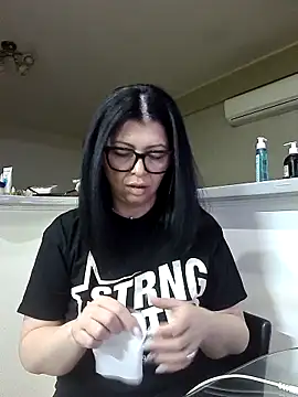 Milf Abigail online show from March 15, 2026, 11:33 pm