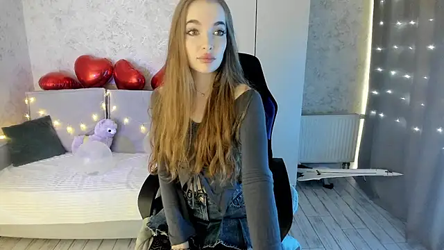 LissaCain online show from March 19, 2026, 4:16 am