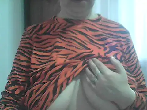 AnaXBerry online show from February 16, 2026, 7:04 am