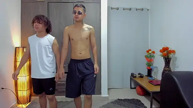 Snapshot of badguyss_bisex chatting on February 5, 2025, 11:23 am badguyss bisex online show from February 5, 2025, 11:23 am