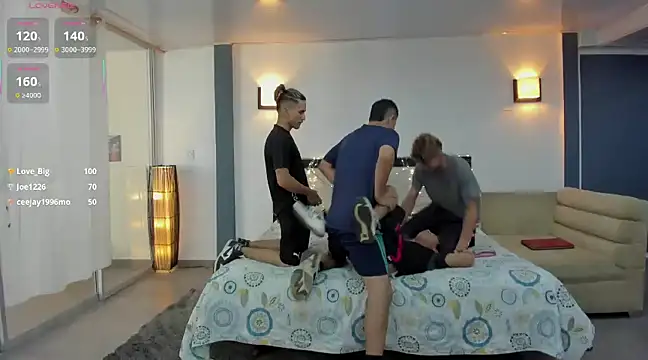 Snapshot of badguyss_bisex chatting on February 21, 2025, 3:10 pm badguyss bisex online show from February 21, 2025, 3:10 pm