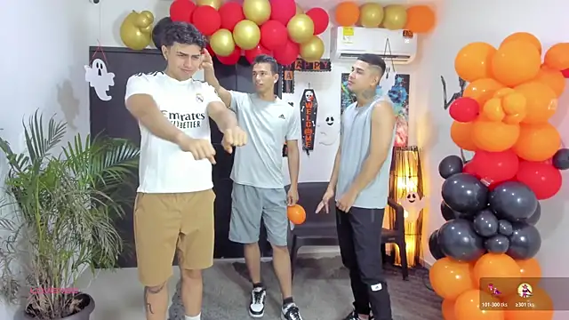 Snapshot of badguyss_bisex chatting on October 23, 2025, 11:20 am badguyss bisex online show from October 23, 2025, 11:20 am