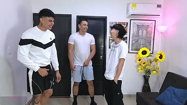 badguyss bisex online show from April 19, 2026, 11:09 am