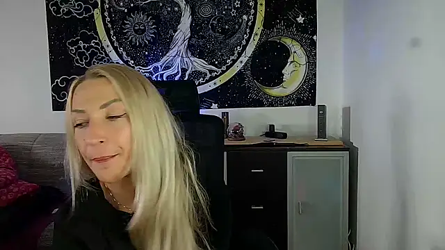 Snapshot of SexxyLiviaa chatting on June 15, 2026, 8:05 am SexxyLiviaa online show from June 15, 2026, 8:05 am