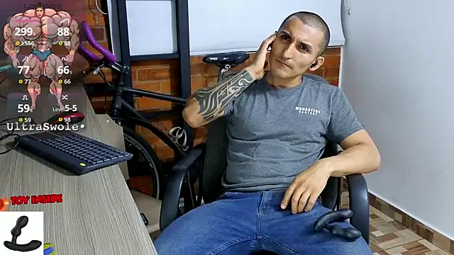 Snapshot of Marck_Muscle chatting on November 3, 2025, 3:30 am Marck Muscle online show from November 3, 2025, 3:30 am