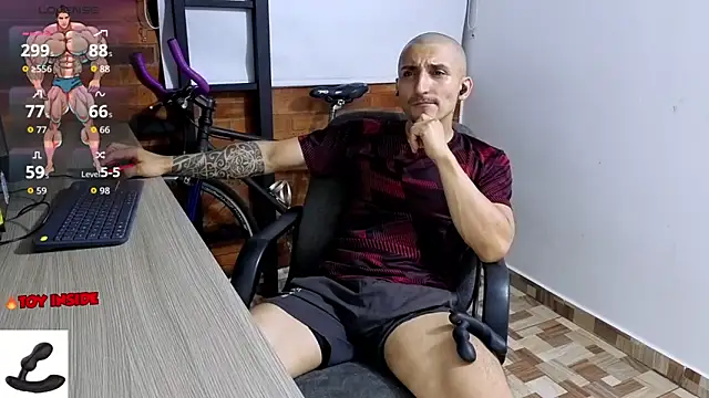 Snapshot of Marck_Muscle chatting on November 17, 2025, 11:21 pm Marck Muscle online show from November 17, 2025, 11:21 pm