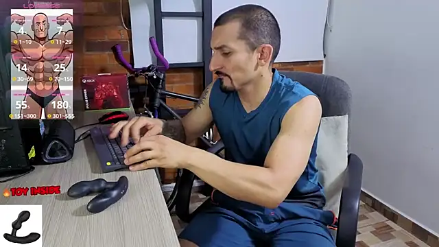 Snapshot of Marck_Muscle chatting on June 20, 2026, 12:25 am Marck Muscle online show from June 20, 2026, 12:25 am