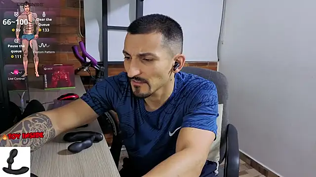 Snapshot of Marck_Muscle chatting on July 10, 2026, 11:51 pm Marck Muscle online show from July 10, 2026, 11:51 pm