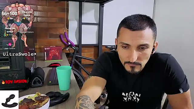 Snapshot of Marck_Muscle chatting on July 14, 2026, 2:05 am Marck Muscle online show from July 14, 2026, 2:05 am
