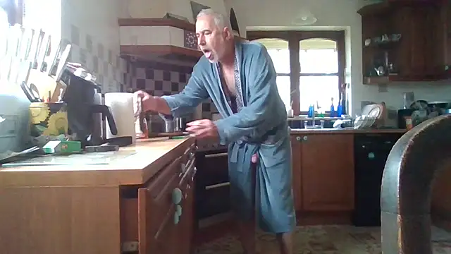 jakjak106 online show from April 15, 2026, 7:48 am